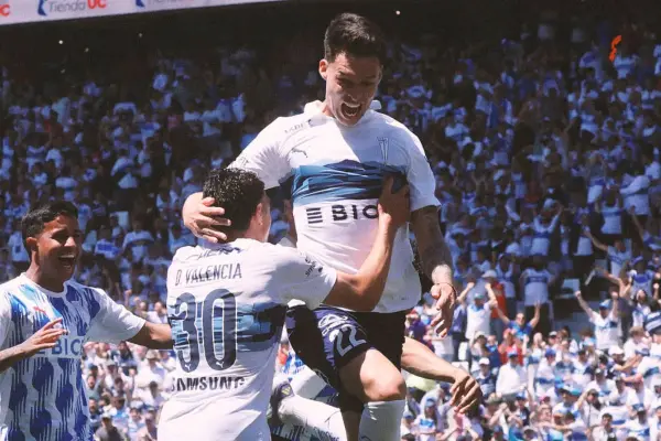 Alfred Canales celebra el único gol del partido ,red X