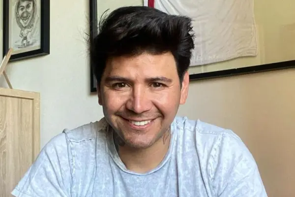 Edmundo Varas  ,Redes sociales | Referencial