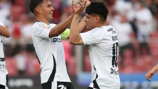 Claudio Aquino marcó el 1-0 en el Nacional, red X