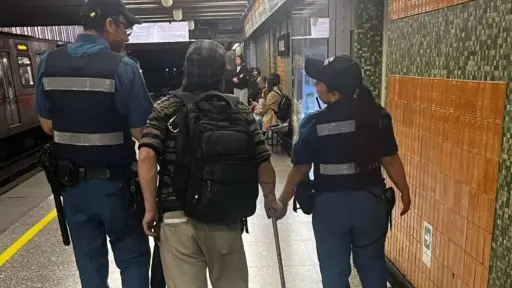 Chavo del 8 fue expulsado del Metro, Metro de Santiago