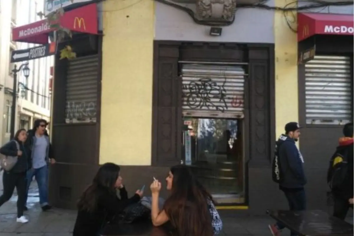 Trabajadora del local de comida rápida fue encontrada sin vida, red X
