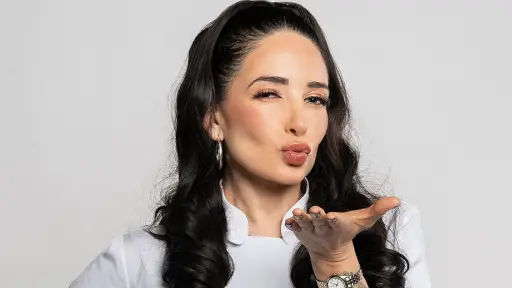Camila Nash , Mega