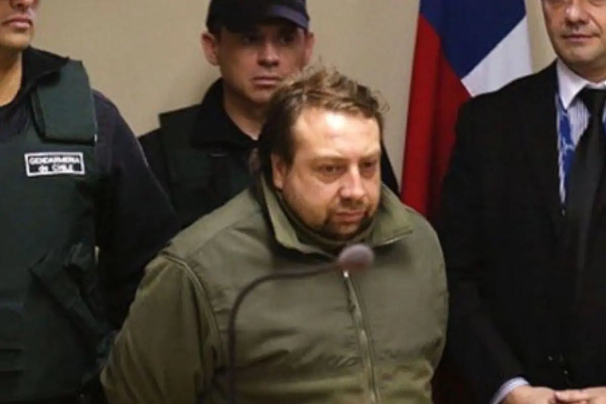 Mauricio Ortega vuelve a la cárcel, red X