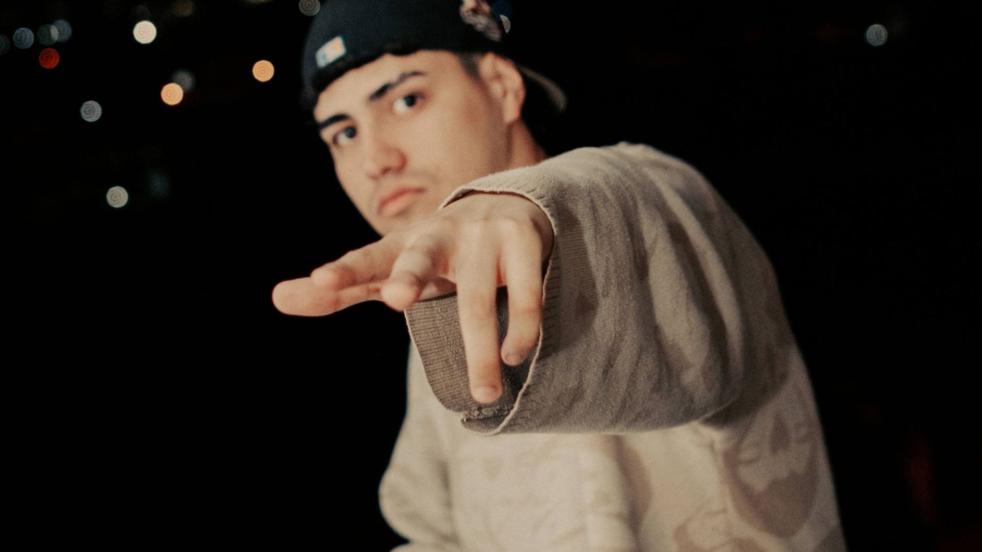 Pepe Fly deja la U y se la juega por el reggaetón desde Santiago