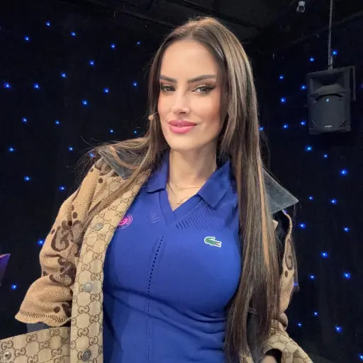 Adriana Barrientos ,Instagram