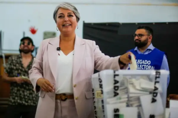 Jeannette Jara gana la primera vuelta ,red X