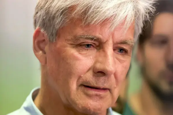 Harold Mayne-Nicholls salió sexto en la elección presidencial ,red X