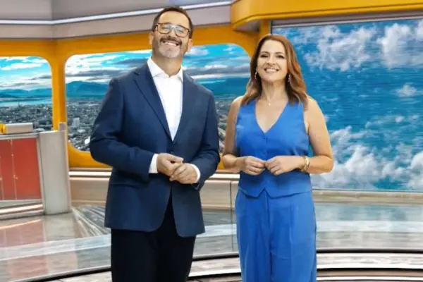 Monserrat Álvarez junto a Eduardo Fuentes en \