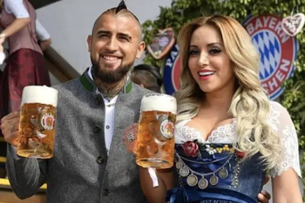 Arturo Vidal y Marité Matus
