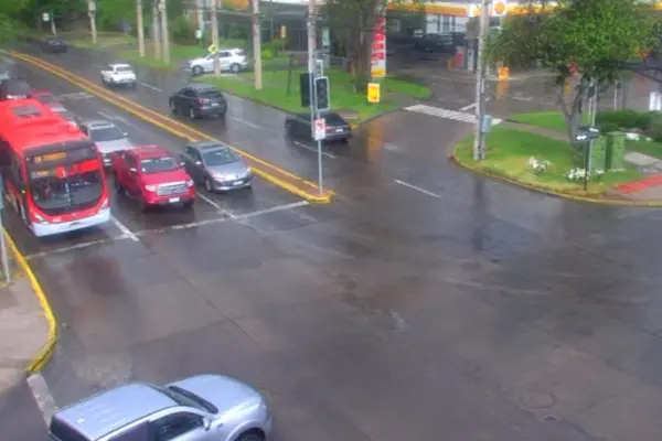 El sector oriente comenzó a recibir las primeras gotas ,red X