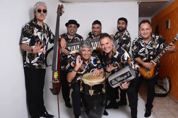 Los Vikings 5 ,Redes sociales | Referencial