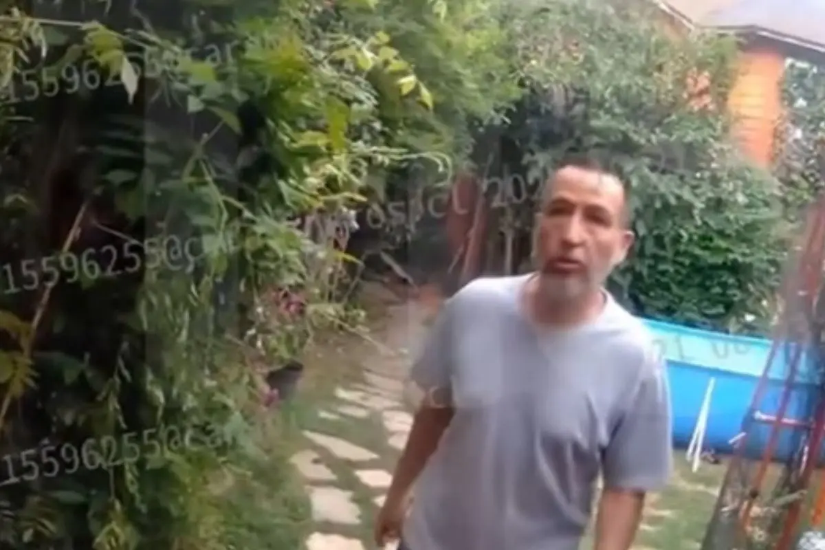 Jorge Ugalde al momento de recibir a Carabineros, Captura