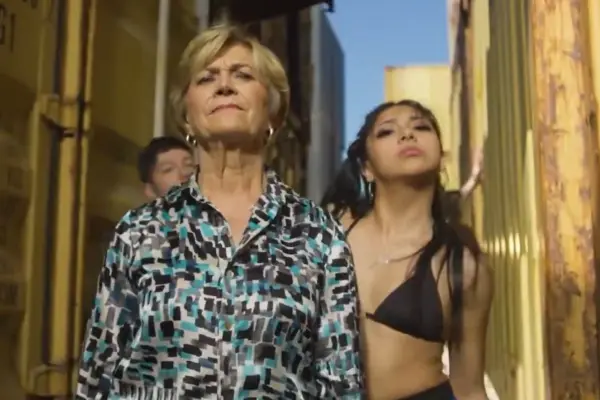 Evelyn Matthei protagonizó video clip ,Captura