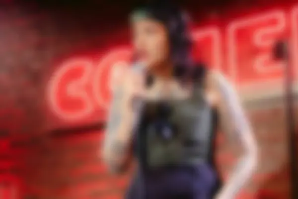 Pau San Martín  ,Redes sociales | Referencial