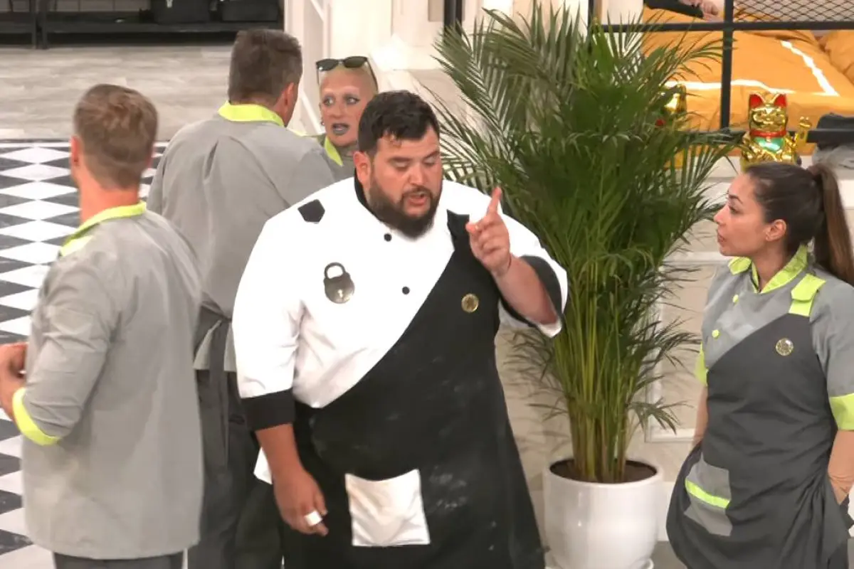 Otakín vs Arenita, Mega