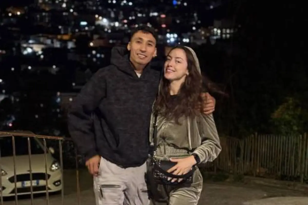 Christian Quezada y su polola, Redes sociales