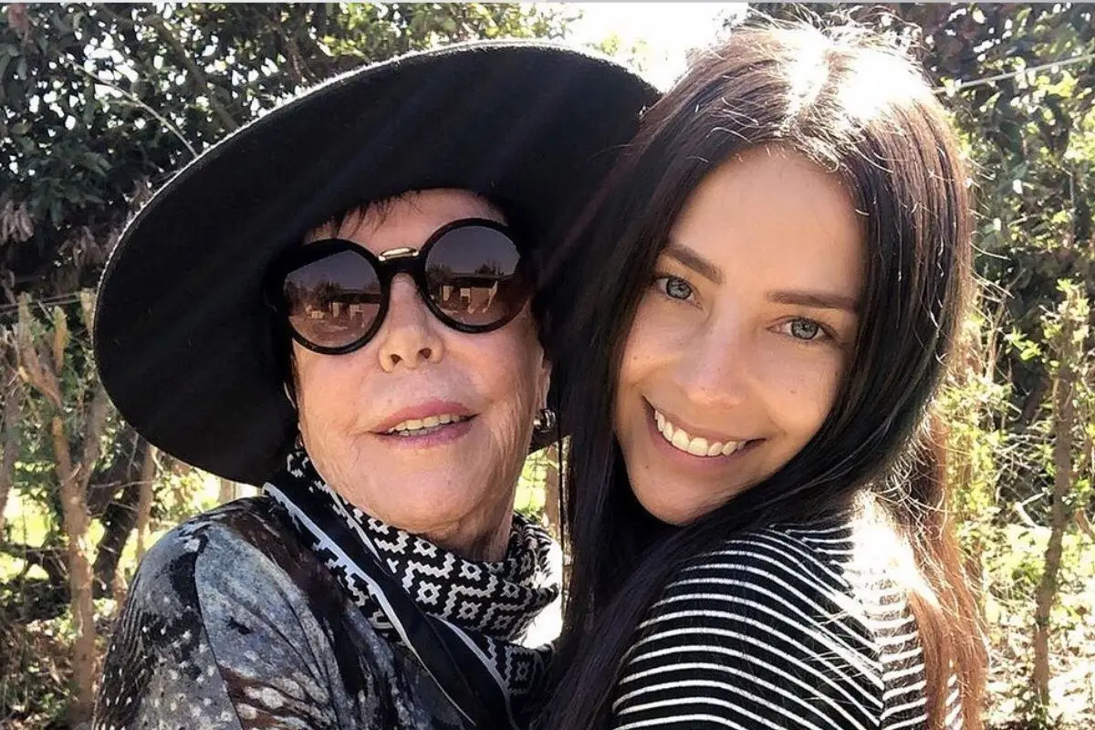 Daniela Castillo y su madre de 92 años, Instagram