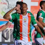 César Múnder suma dos goles en el partido, red X