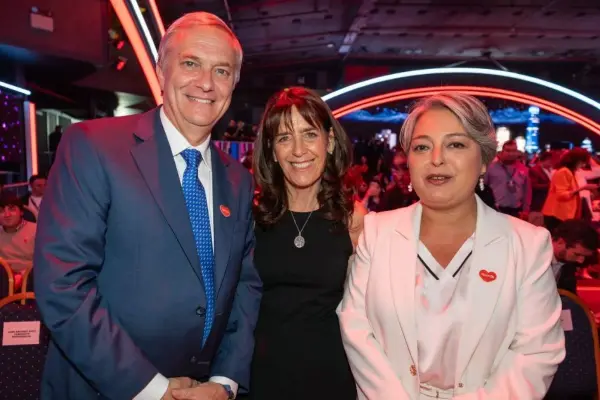 Los candidatos presidenciales presentes en la Teletón ,red X