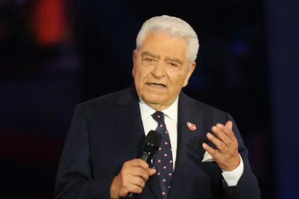 Don Francisco  ,Redes sociales | Referencial