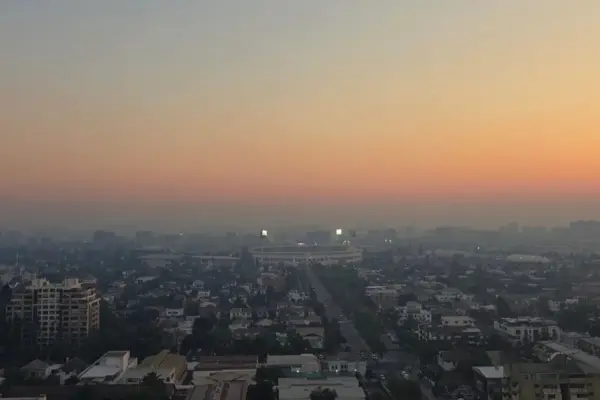 Santiago bajo humo por incendio en Melipilla ,Redes sociales | X