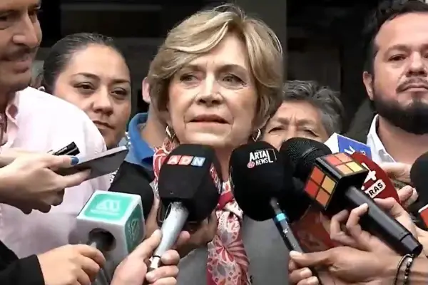 Evelyn Matthei emitió su voto poco antes del cierre de las metas ,Captura