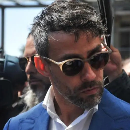 Jorge Valdivia, en pedir no hay engaño ,red X
