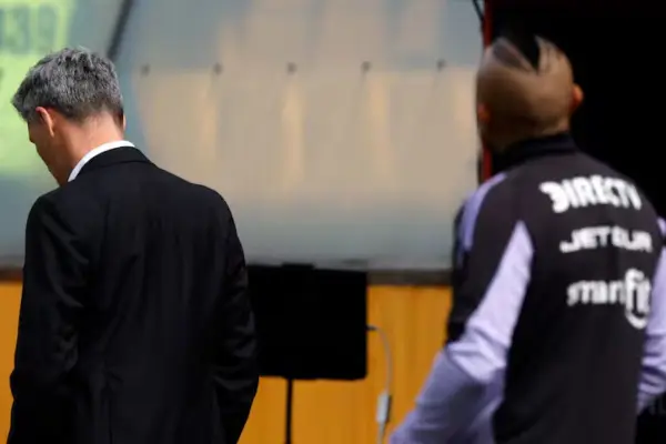 Fernando Ortiz mantuvo en el banco a Arturo Vidal ,Agencia Uno