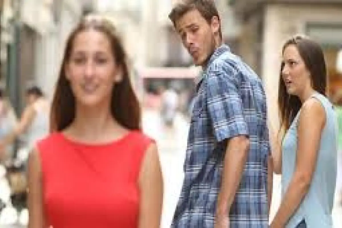 Los oficios y profesiones más infieles de Chile (según los propios chilenos), Redes sociales | Referencial