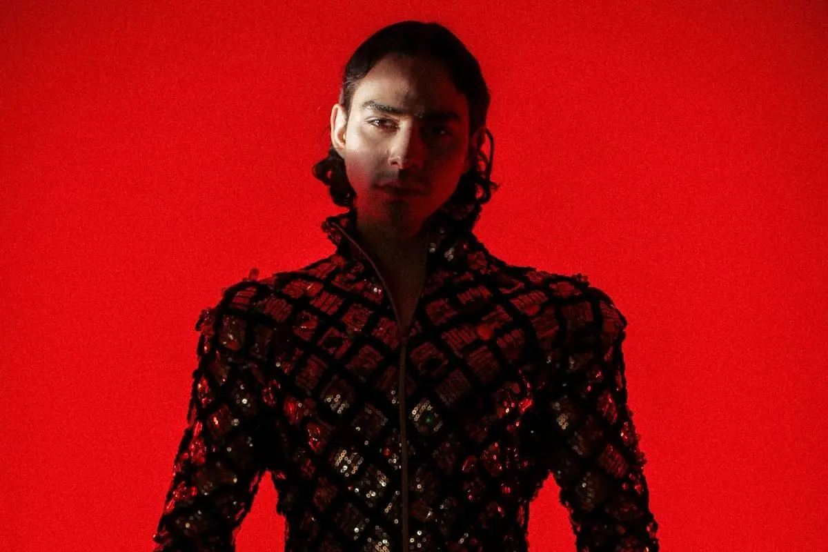 Javvi Elías nueva apuesta musical, red X