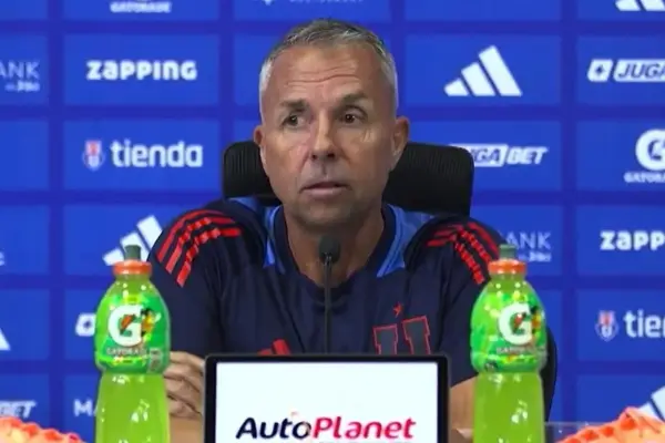 Gustavo Álvarez anunció su salida de la U ,red X