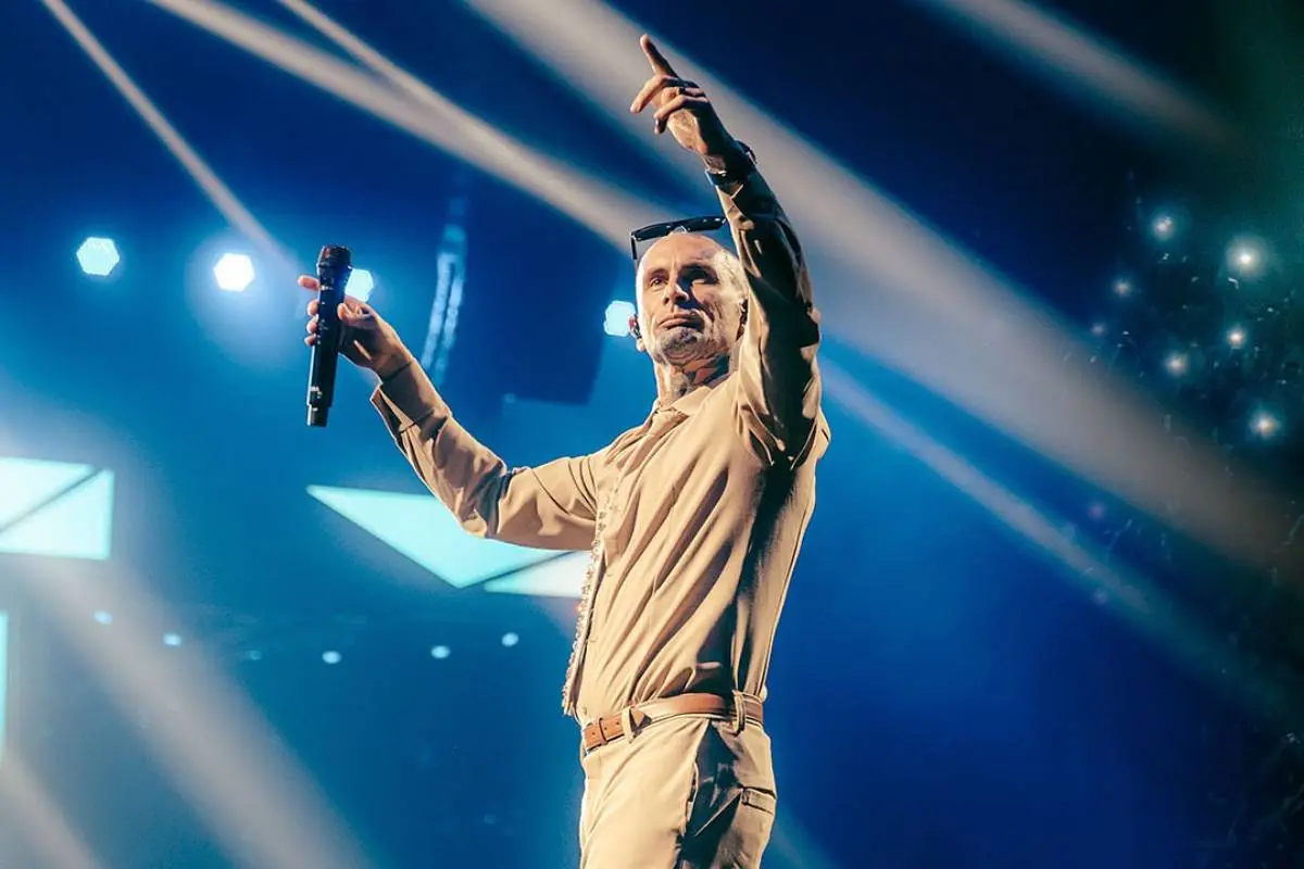 Emanuel Noir, Instagram