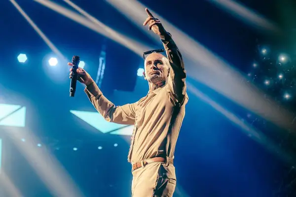 Emanuel Noir ,Instagram