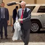 Kast tuvo un aplaudido gesto con la prensa, red X