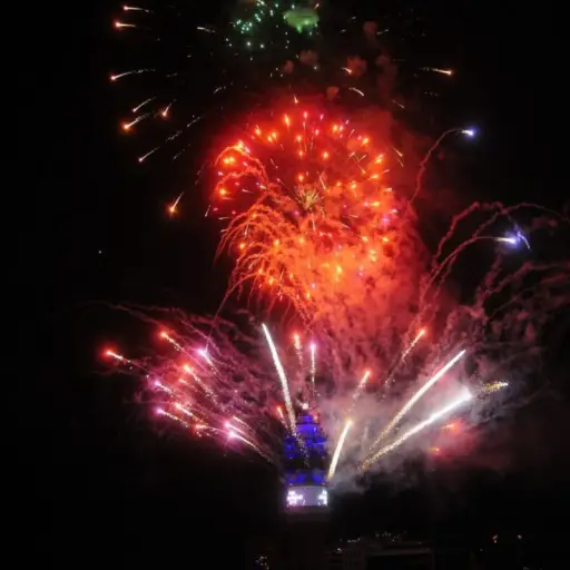 La Torre Entel será el epicentro de los festejos de Año Nuevo en Santiago ,red X