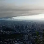 Nube de humo cubrió Santiago, red X