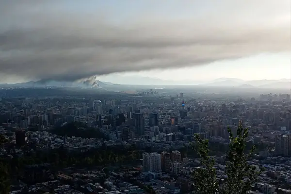 Nube de humo cubrió Santiago ,red X