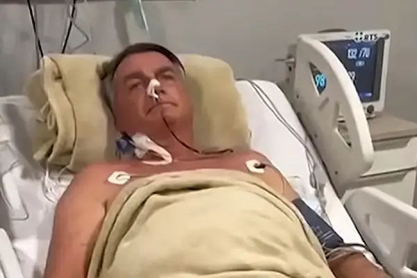     ,Bolsonaro internado - Emol