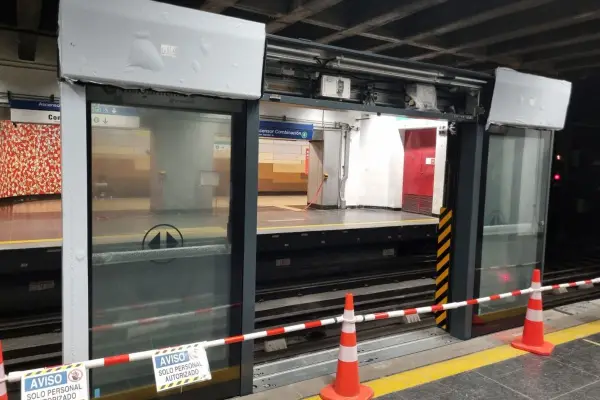 Así lucirán las puertas en andenes de la Línea 1 ,red X
