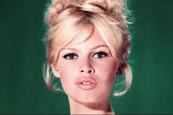    ,Brigitte Bardot - Cadena 3