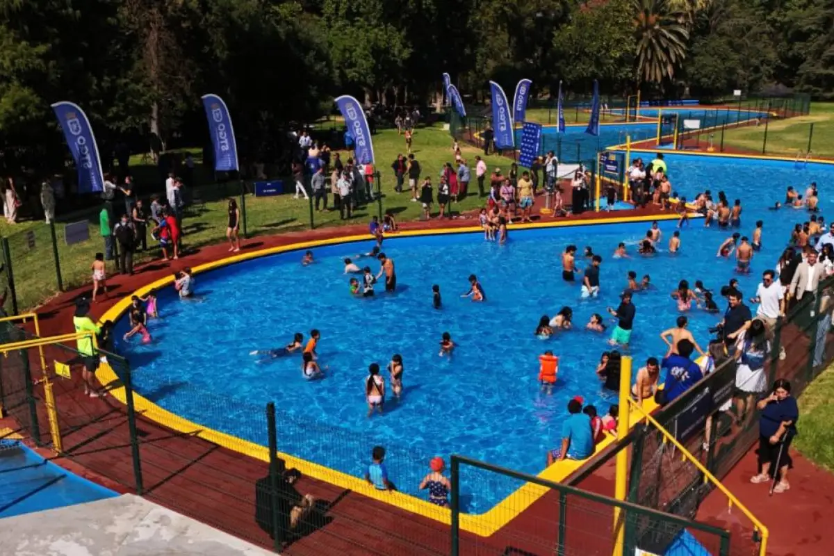 Piscina del parque Quinta Normal, Municipalidad de Santiago