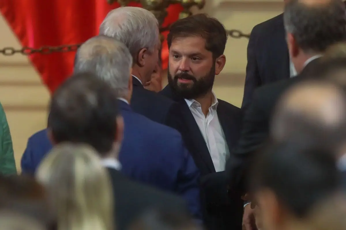 Boric y Kast cara a cara, Agencia Uno