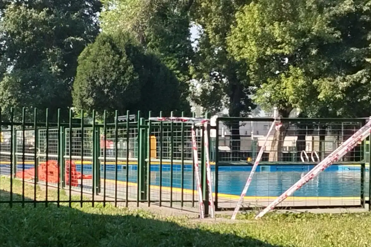 Piscina donde ocurrió el incidente, T13 (Canal 13)