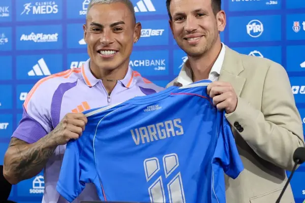 Eduardo Vargas  ,instagram @udechileoficial