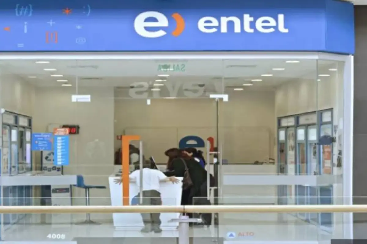 Entel, Cenco Malls