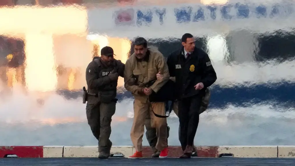 Nicolás Maduro llegando al tribunal de Brooklyn - Google