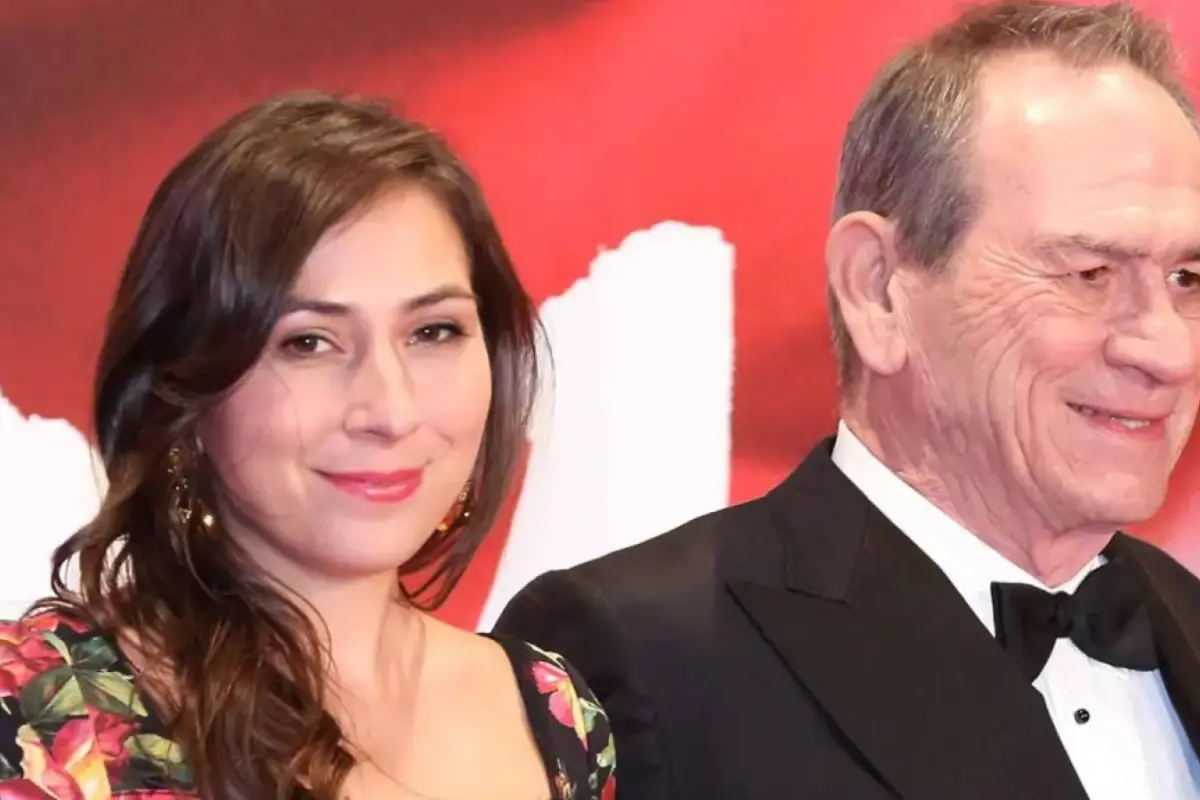    , Victoria Lee y Tomas Lee Jones