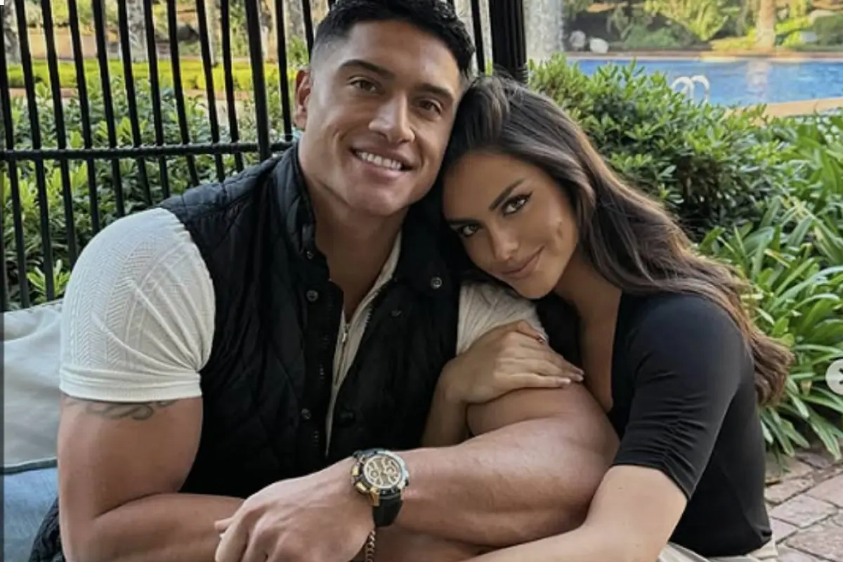 Emilia Dides, Instagram