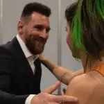 Catalina Vega saludando a Lionel Messi, 24horas.cl (TVN)