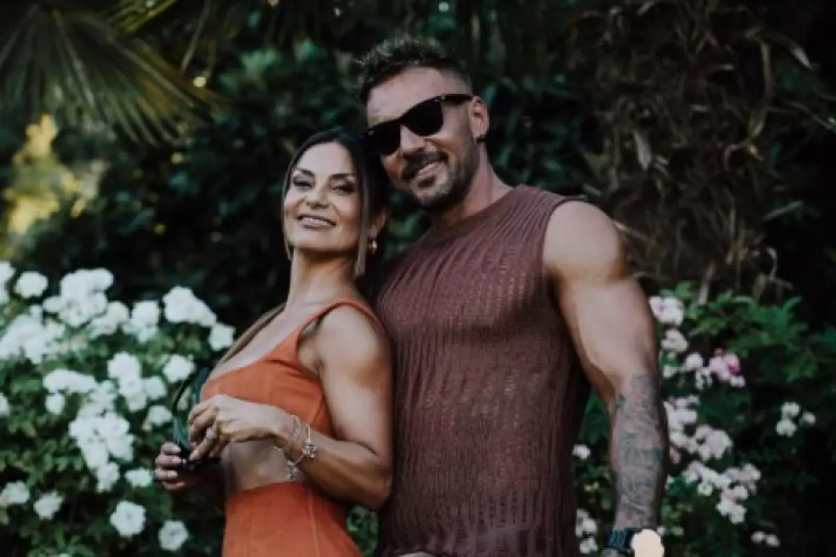 Mariela Román | Fabricio Vasconcelos , Redes sociales | Referencial